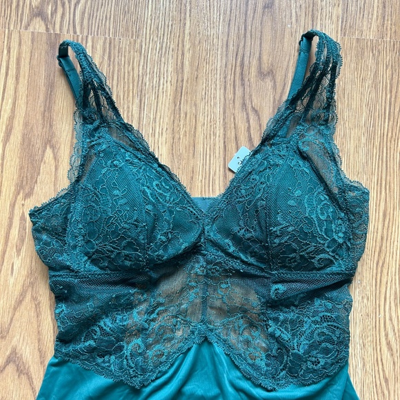 La Vie en Rose Green Lace Dress - Picture 2 of 3